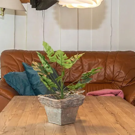 Secluded Oasis By Kvie Lake-by Traum * Ansager